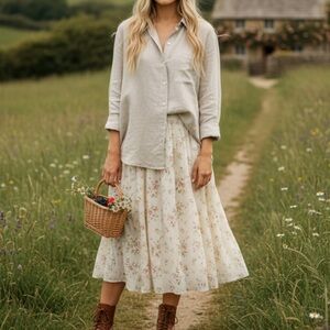 Liz Claiborne Cottagecore Medium 100% Linen Light Grey/Blue Button Down Shirt